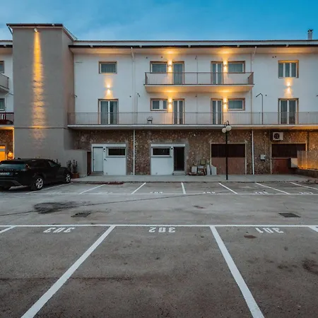 Hotel apartamentowy Nidi